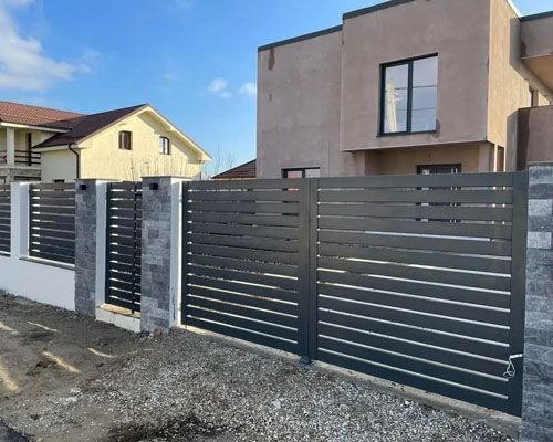 WPC és lábazat kombináció